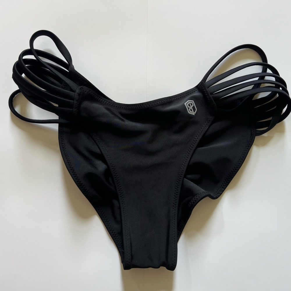 Tidal Bikini Bottom / Medium
